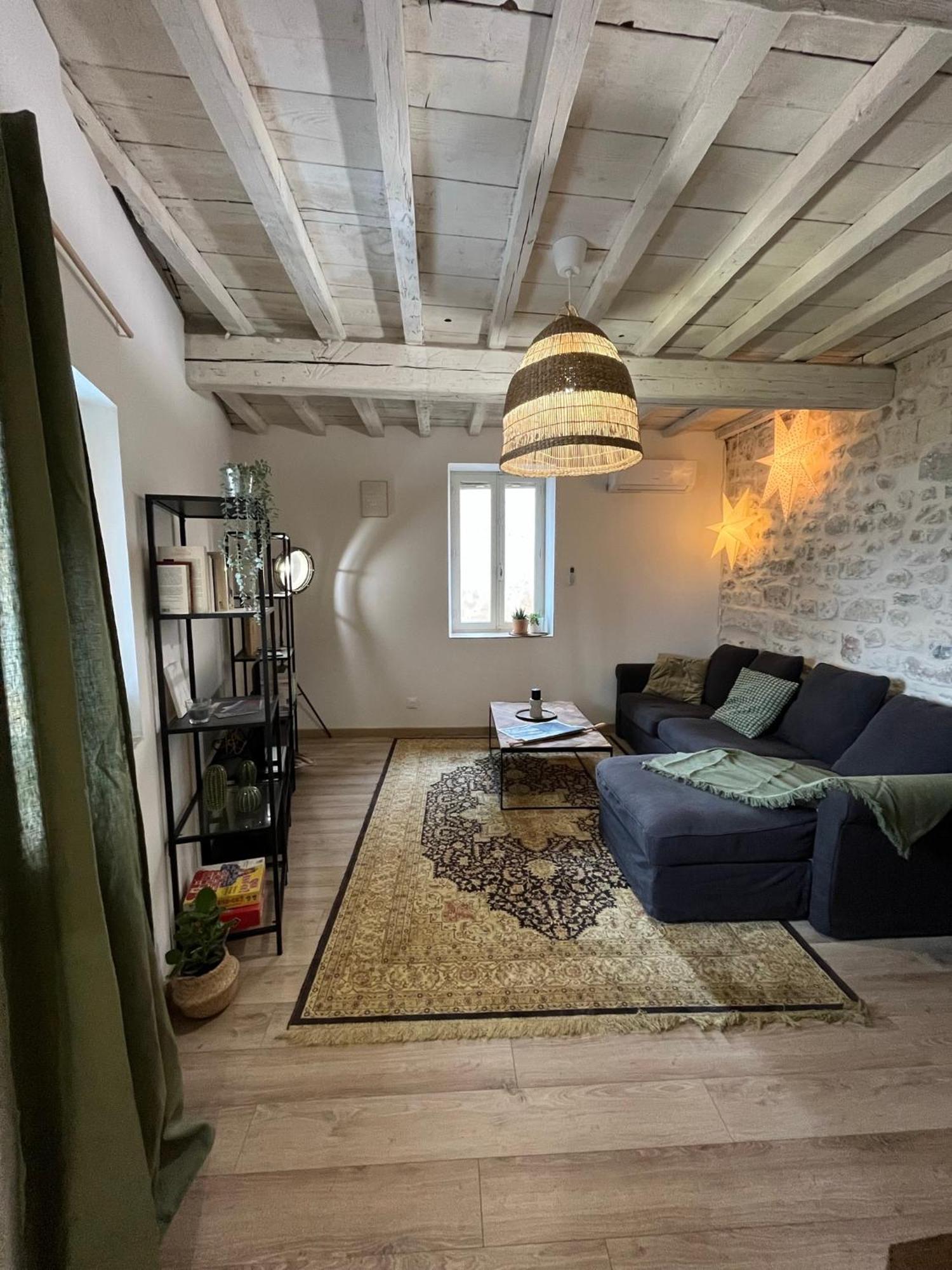 Charmante Maison En : La Roquette Apartment *